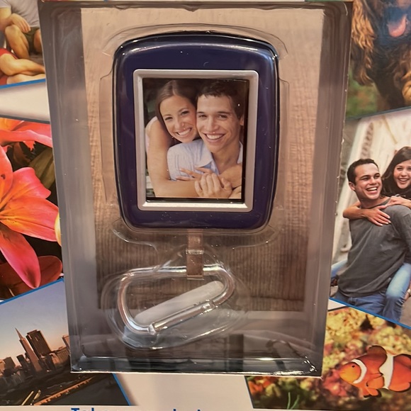 NWT Digital Picture Keychain. Never opened. See details in photos. - Picture 2 of 7